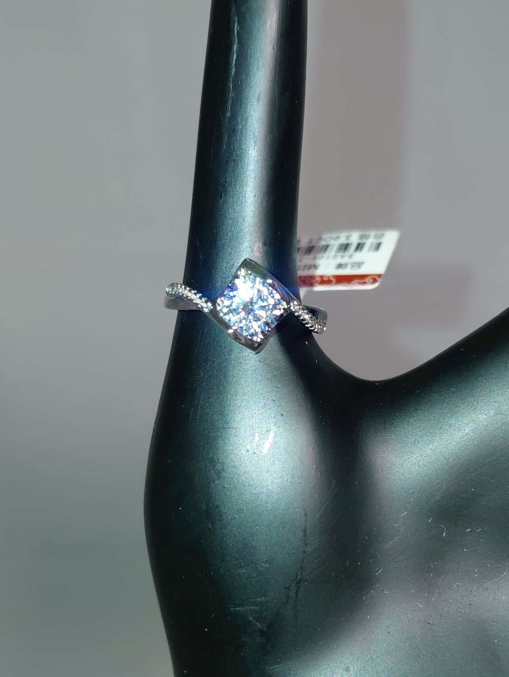 Gold Plated Cubic Zirconia Solitaire Twist Ring - White Moissanite 30 84